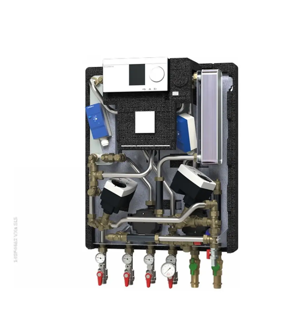Danfoss Hausstation mit Rohrleitungssystem, verschiedenen Ventilen, Druckmessgeräten und Steuerungselementen. Haltung und Verteilung von Heiz- und Trinkwasser.